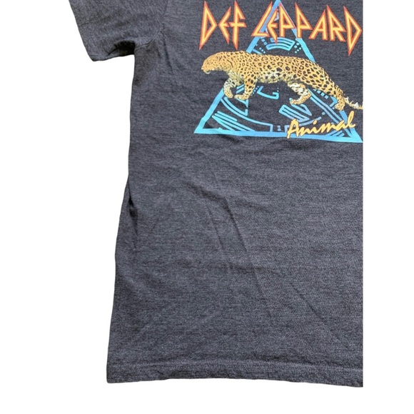 DEF LEPPARD Animal Band Graphic Tee With Cap Sleeves Charcoal Grey Size Medium - Picture 4 of 8